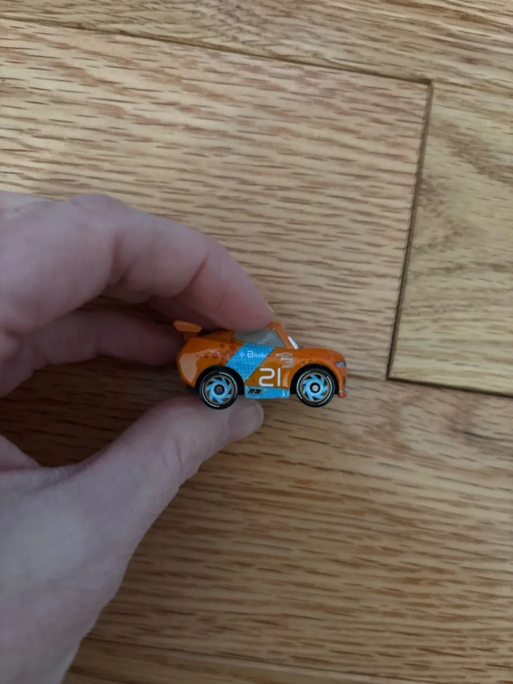 DISNEY PIXAR CARS MINI RACERS RYAN INSIDE LANEY